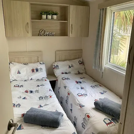 Newquay Bay - Sea Breeze 61 Campsite *